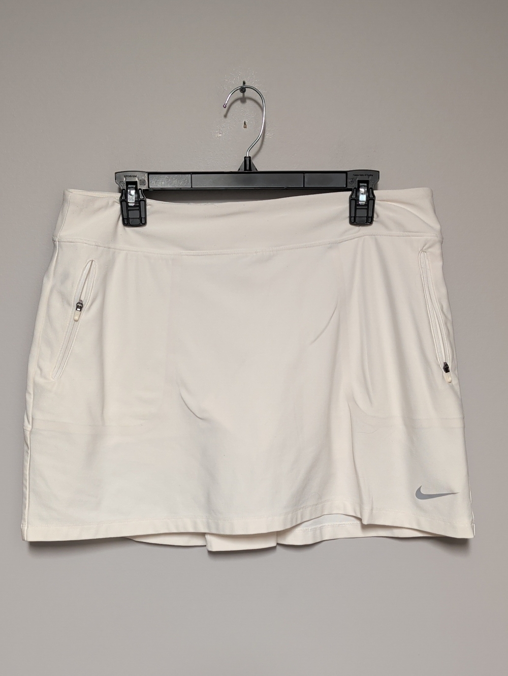 Nike Women's White Athletic Skort with Zippered Pockets